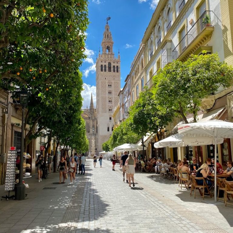 Sevilla Spanje kathedraal straten stedentrip betaalbaar 2026